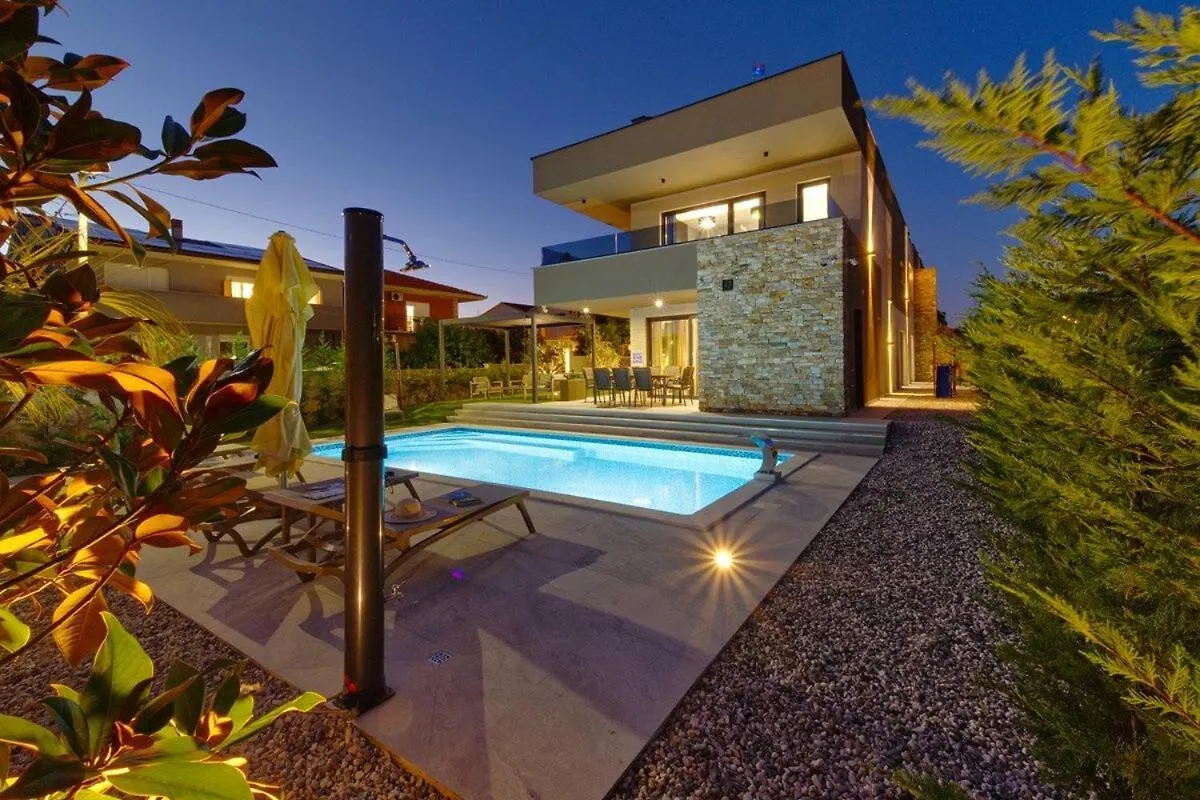 Villa Pieron Barban 0*,